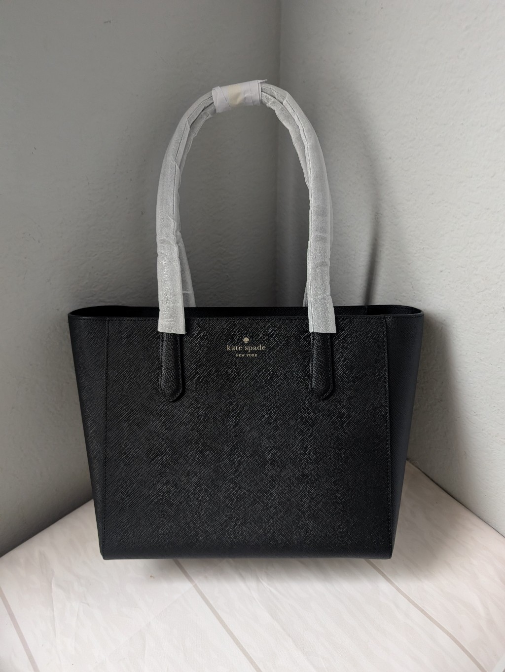 Nwt Kate Spade Kp070 Gwen Medium Tote In Black